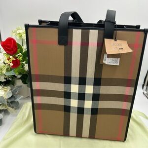 Unisex Burberry classic check book tote bag made in Italy